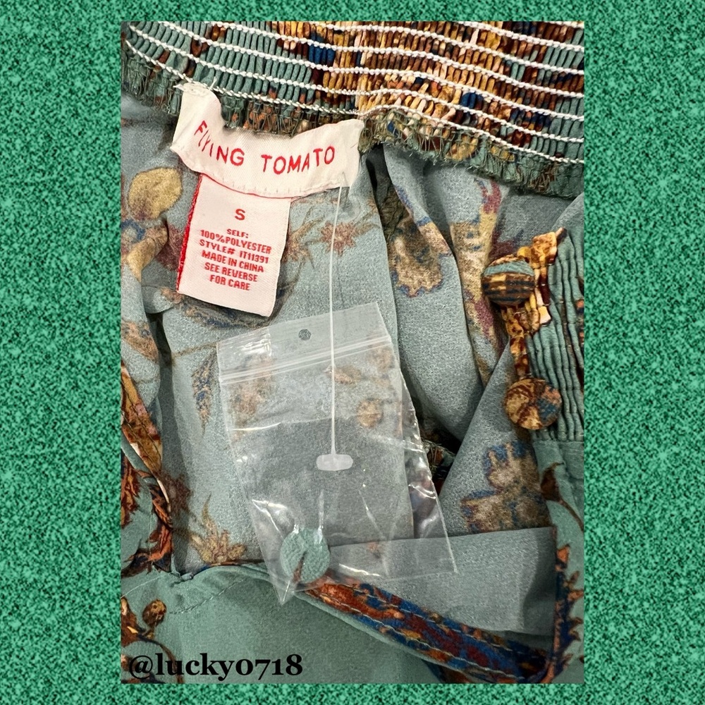 Vici Flying Tomato NWOT Boho Chiffon Smocked Mock Neck Sage Floral Top Sz S - Picture 8 of 8
